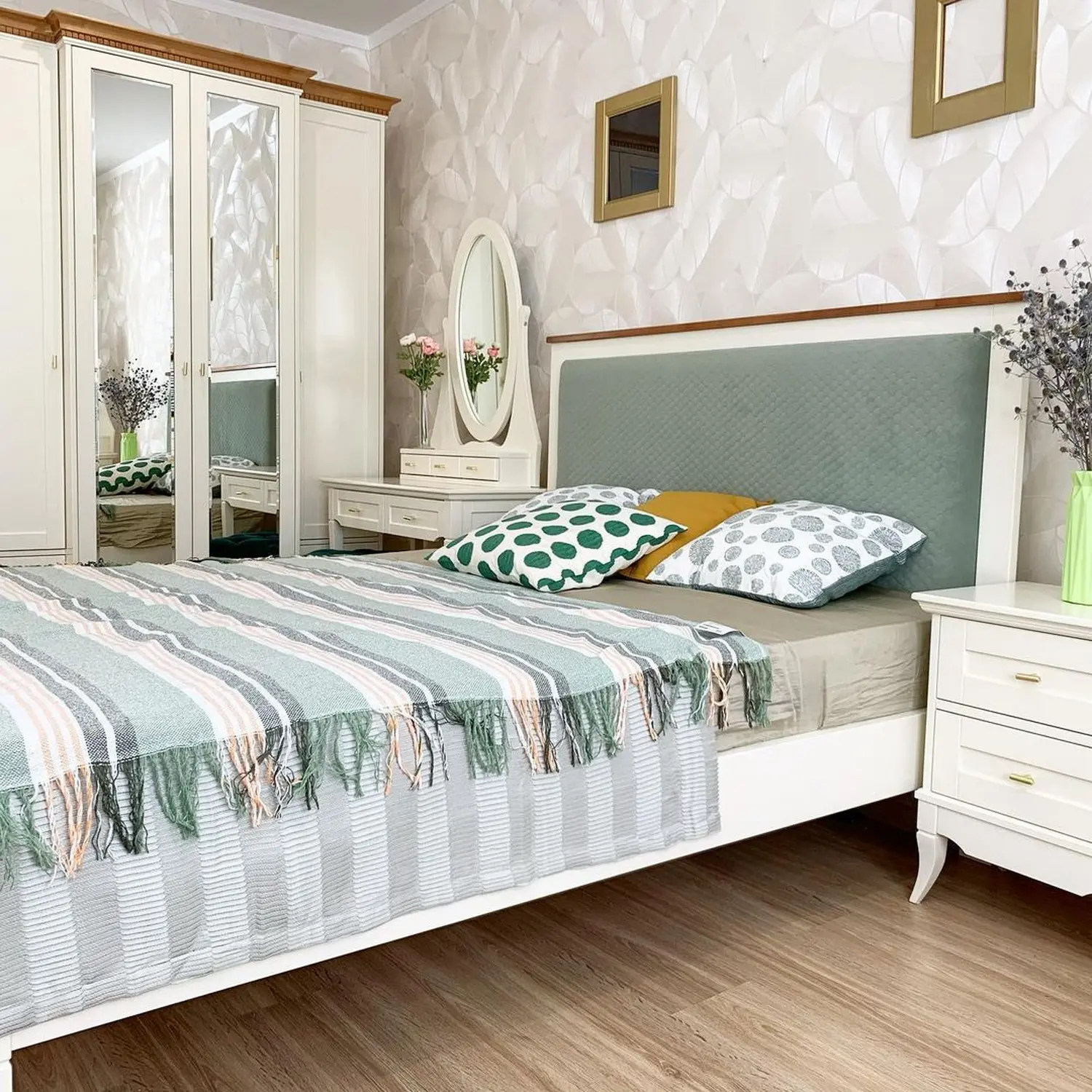 Кровать "Римини"1600х2000 с мягким изголовьем