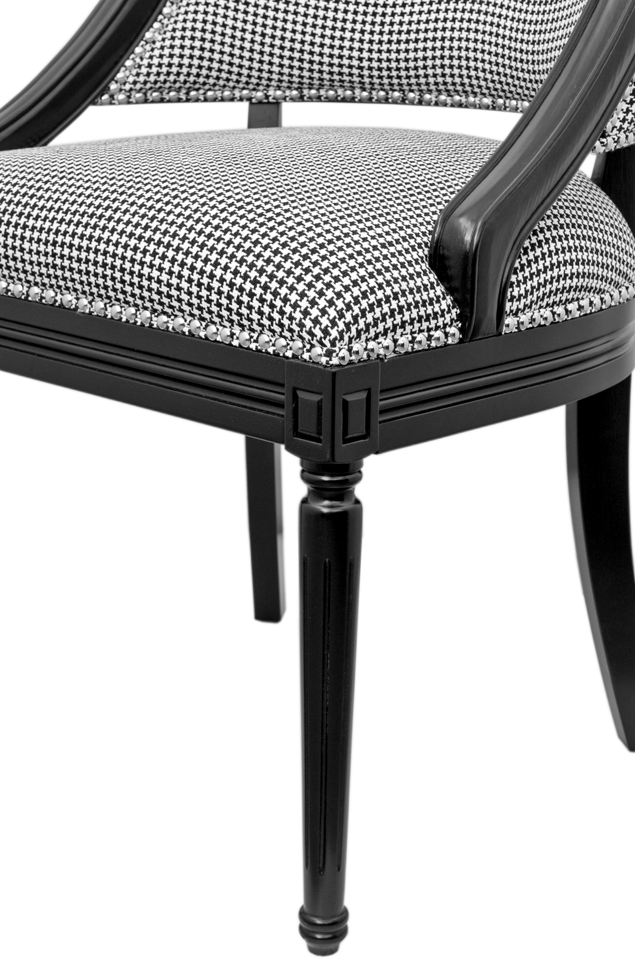 Низкие кресла для дома Charlie