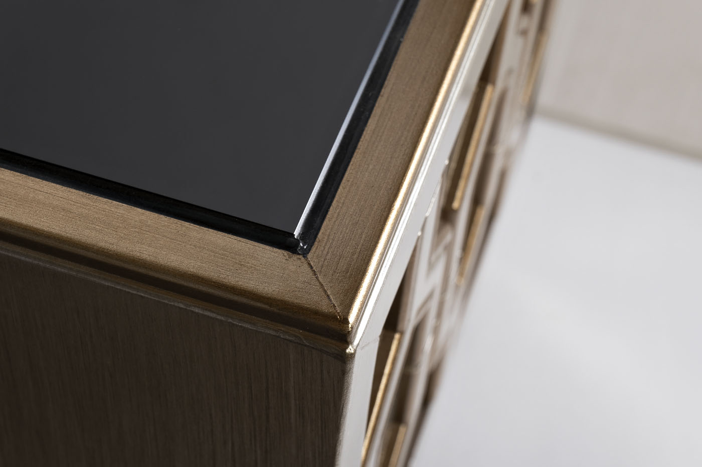 ART-2919-E Тумба с выдвижными ящиками