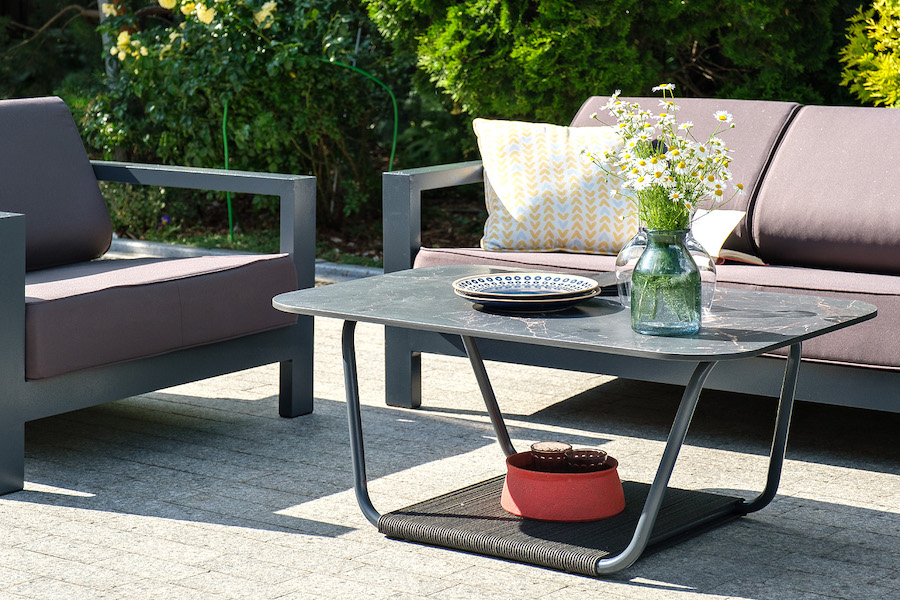 «Горнида» лаунж-зона из алюминия со столиком из HPL