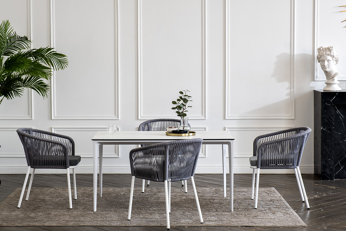 "Малакио" обеденная группа на 4 персоны со стульями "Марцелло", каркас белый, роуп светло-серый